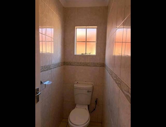 3 BEDROOM HOUSE FOR SALE IN ROSSLYN